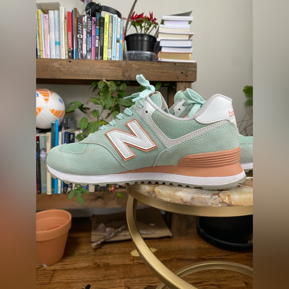 New Balance Mint Green and Taupe size 8.5